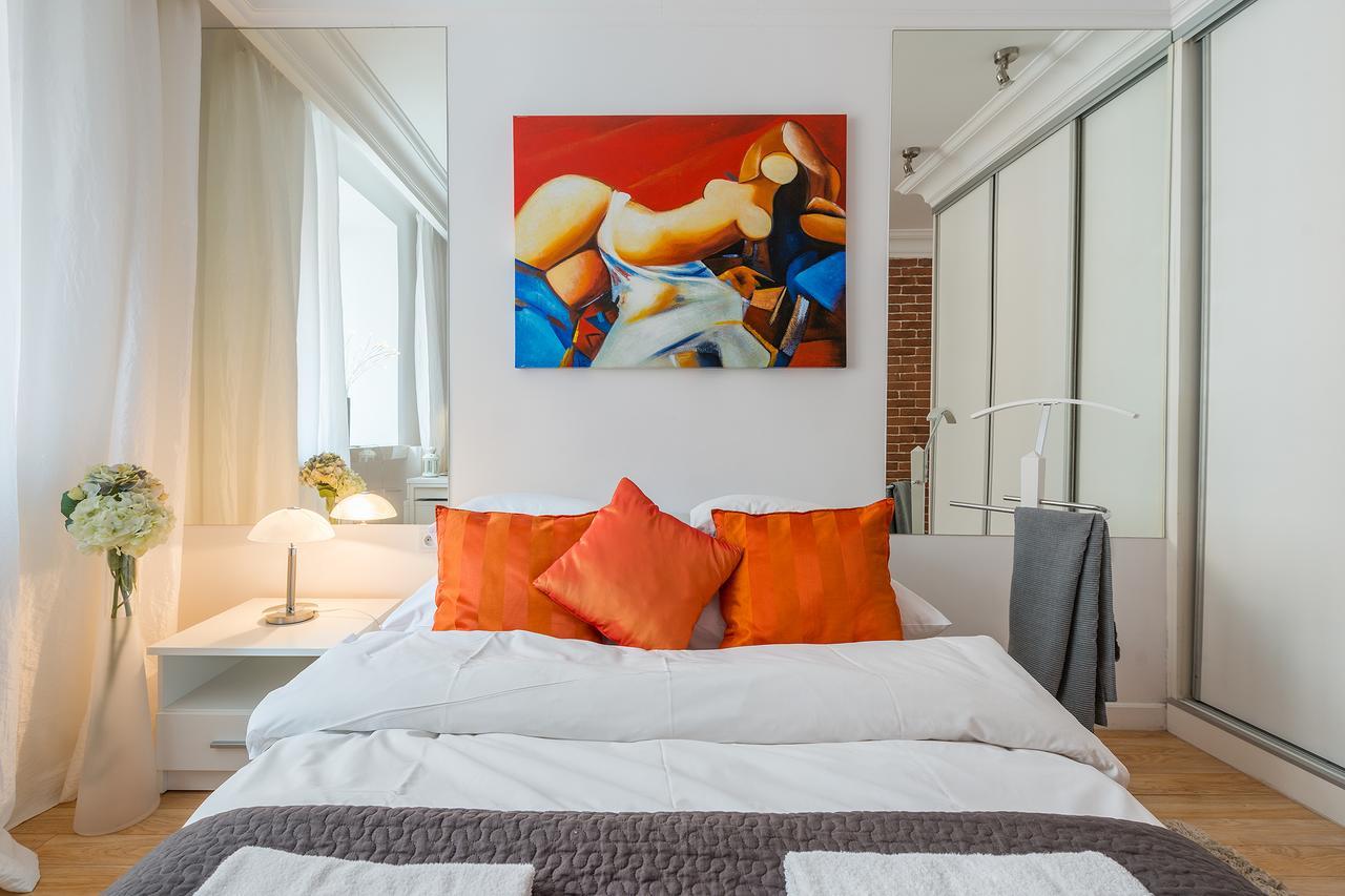 P&O Serviced Apartments Swietojanska Warsaw Luaran gambar
