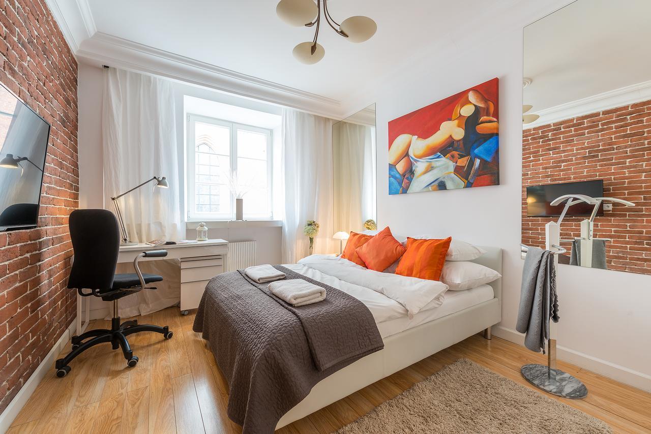 P&O Serviced Apartments Swietojanska Warsaw Luaran gambar